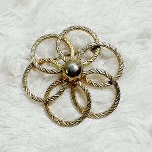 Vintage Gold Tone Flower Brooch